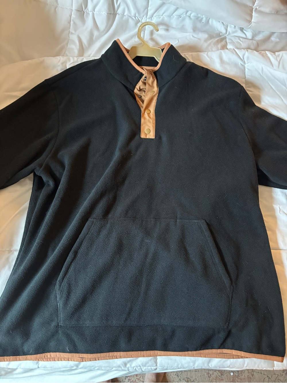 Amazon Essentials Black Pullover Sweatshirt with Tan Contrast Trim